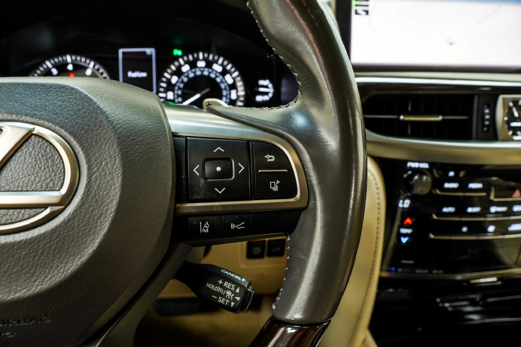 Used 2018 Lexus LX 570 4WD image 42