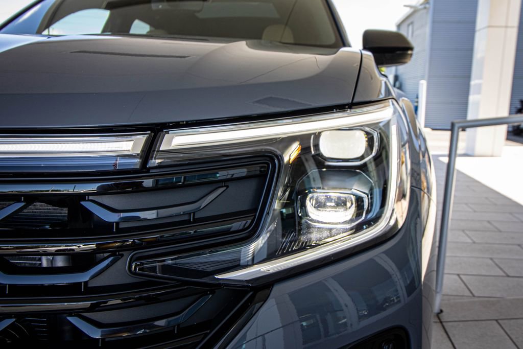 New 2026 Volkswagen Atlas Cross Sport SEL R-Line AWD/4WD image 7