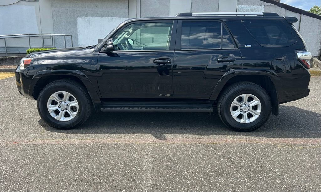 Certified 2024 Toyota 4Runner SR5 Premium w/ Moonroof Package AWD/4WD image 8