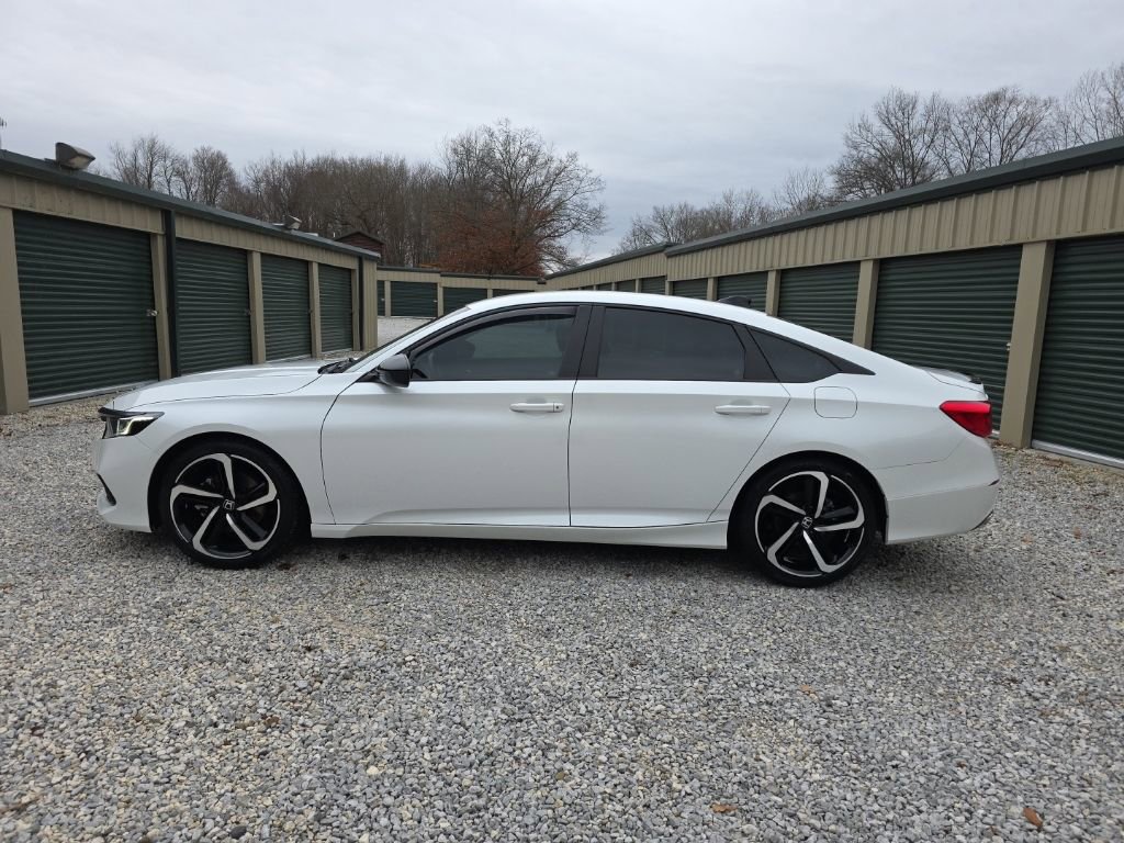 Used 2022 Honda Accord Sport image 2