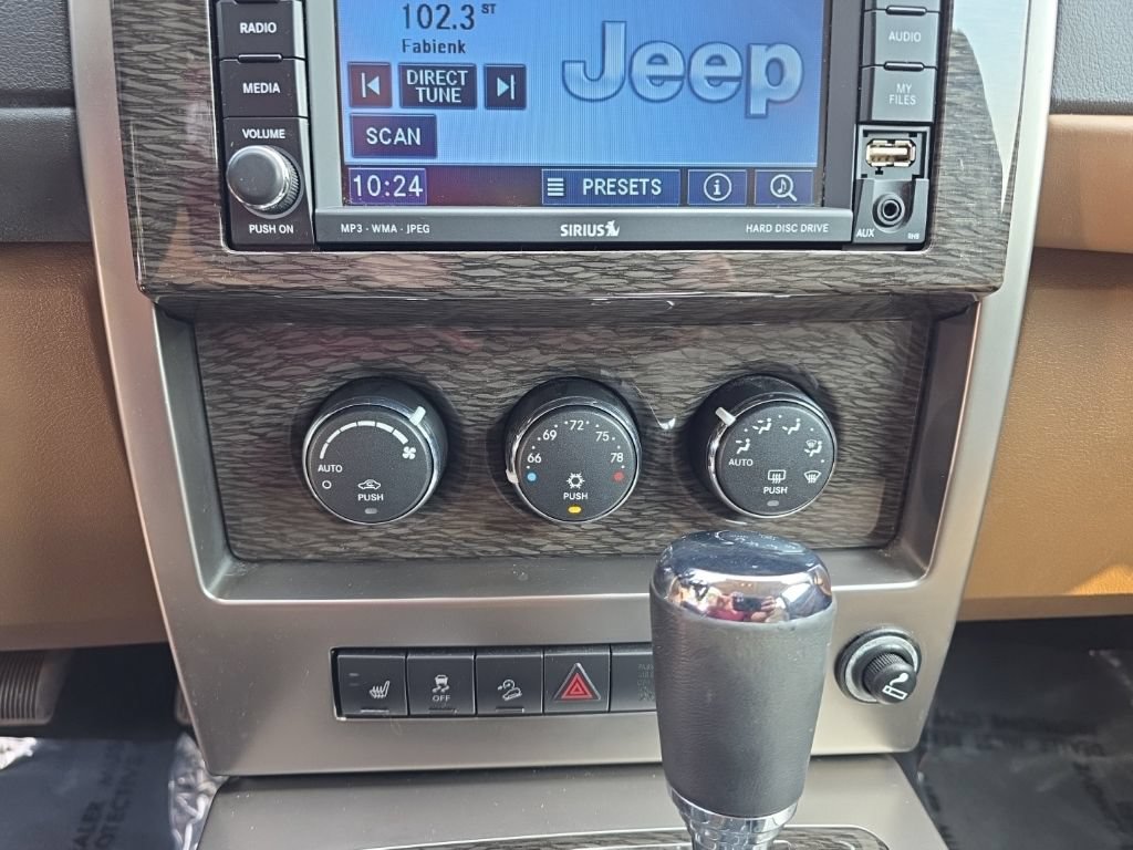 Used 2011 Jeep Liberty Limited w/ Comfort/Convenience Group AWD/4WD image 15