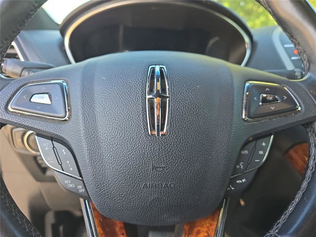 Used 2016 Lincoln MKX Reserve w/ Luxury Package image 22