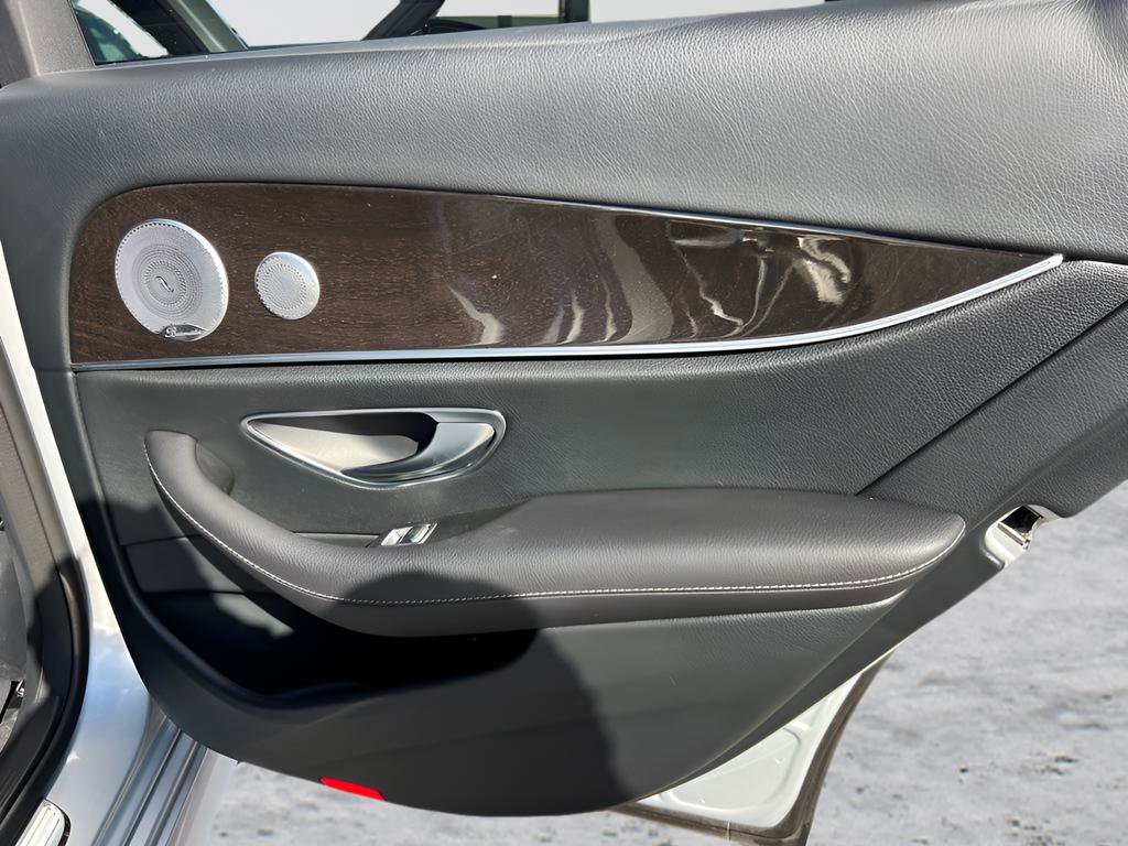 Used 2019 Mercedes-Benz E 300 image 31