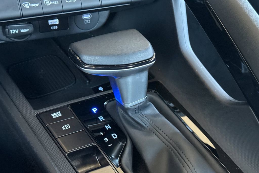 Used 2025 Hyundai Elantra SEL image 19