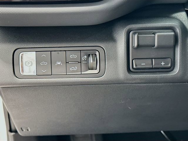 New 2025 Chevrolet Silverado EV RST image 9