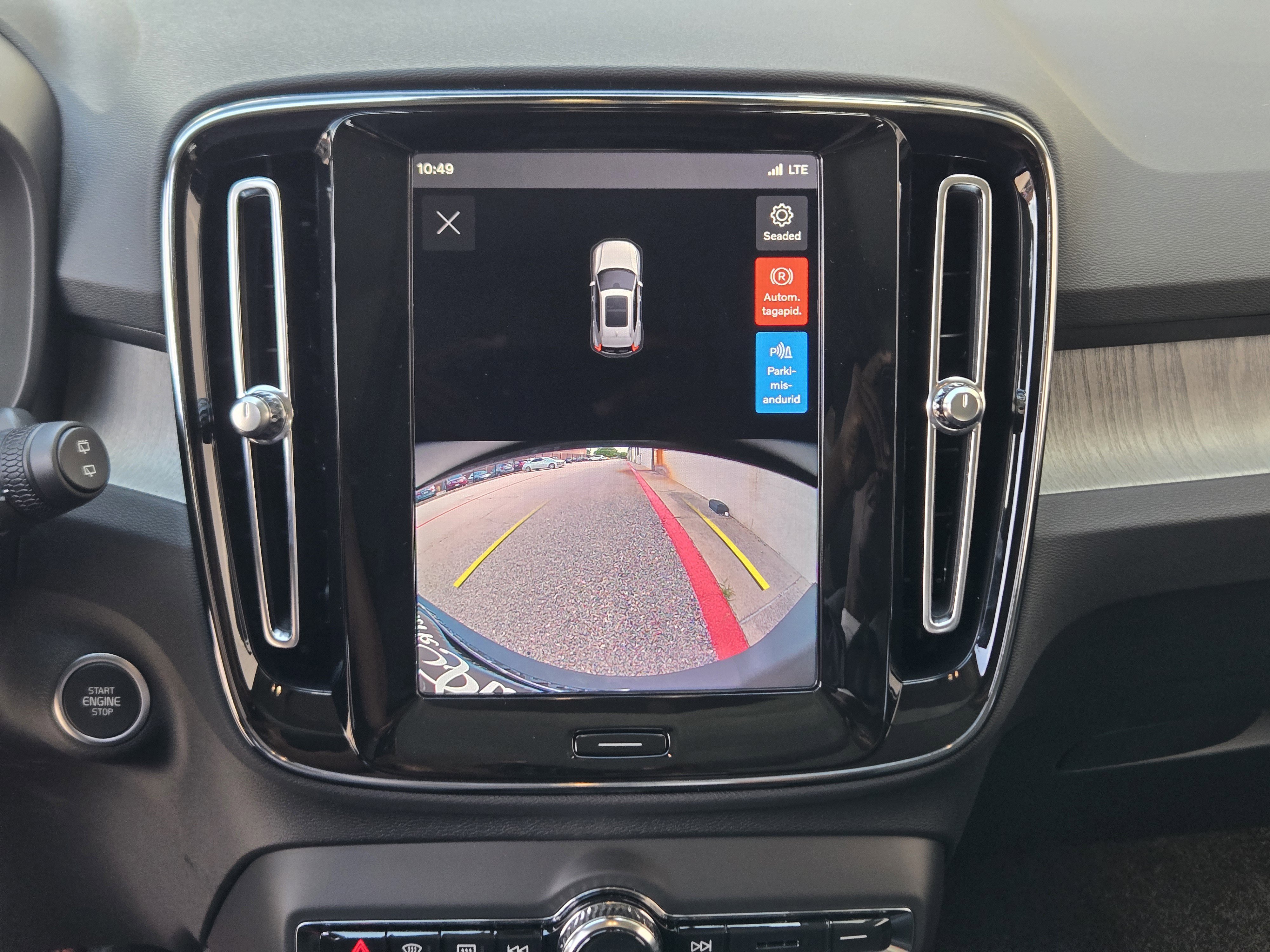 New 2026 Volvo XC40 B5 Core w/ Climate Package AWD/4WD image 14