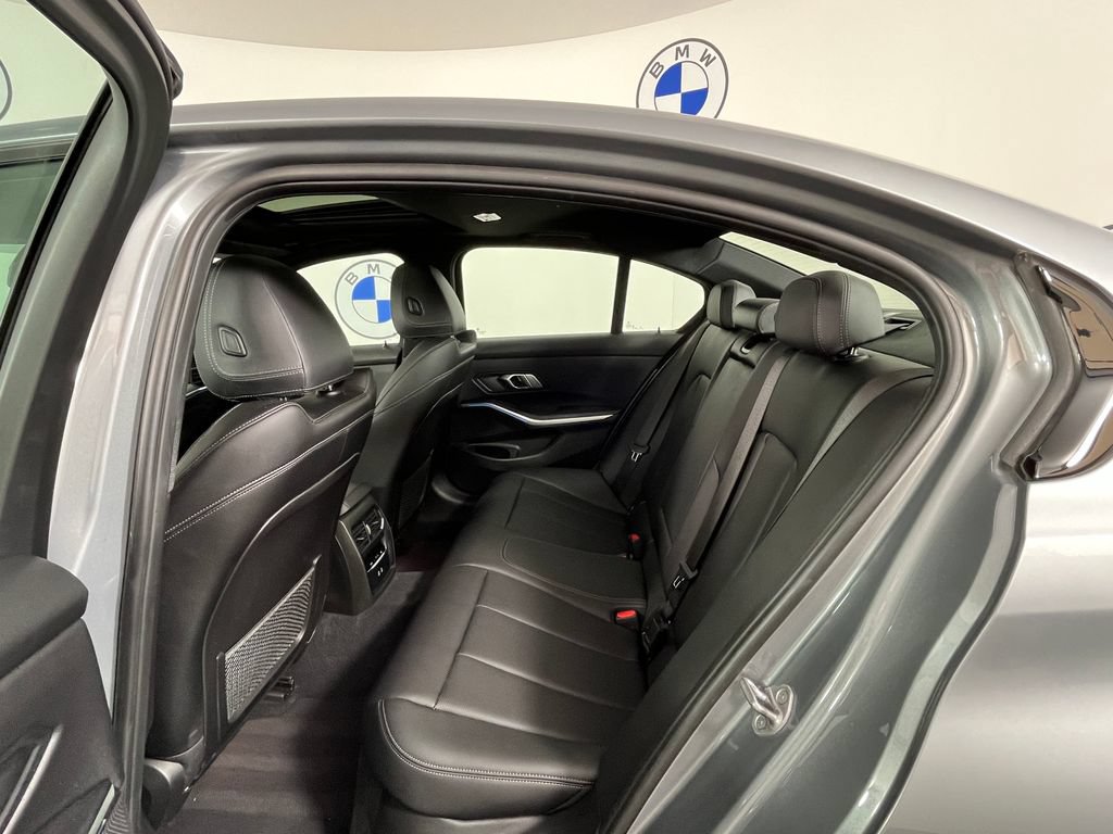 Used 2023 BMW 330i xDrive Sedan w/ M Sport Package AWD/4WD image 17