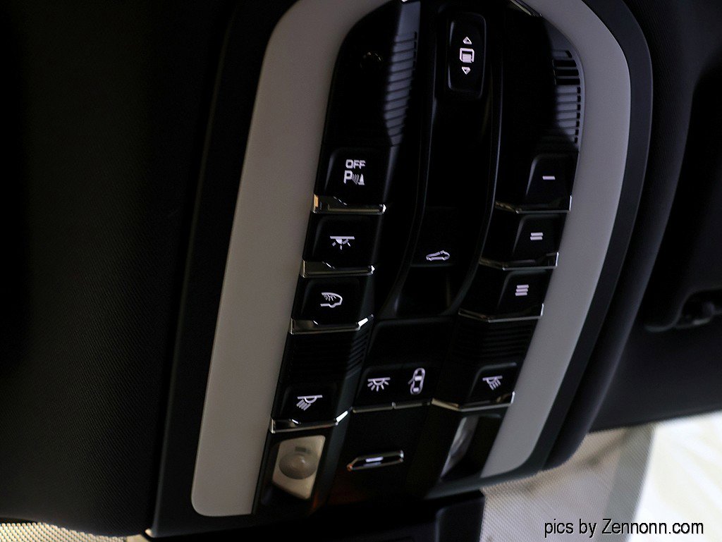 Used 2023 Porsche Macan S image 26