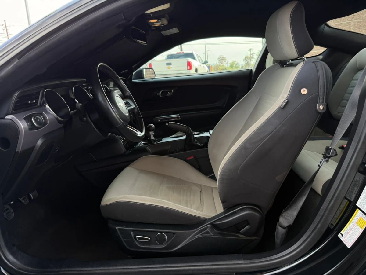 Used 2016 Ford Mustang Coupe RWD image 37