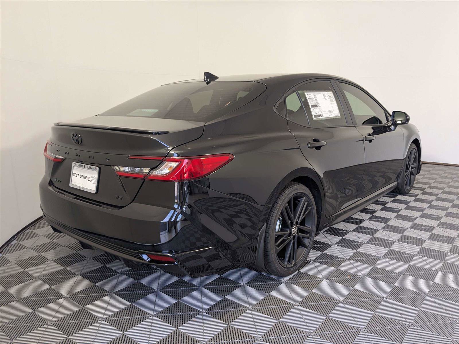New 2026 Toyota Camry Hybrid FWD image 5