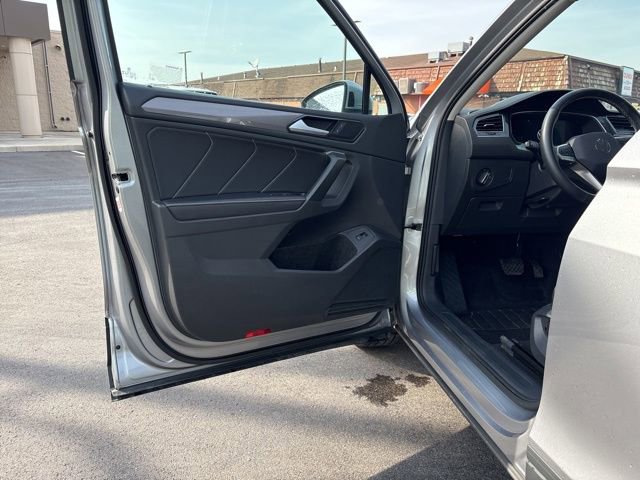 Used 2024 Volkswagen Tiguan SE image 18