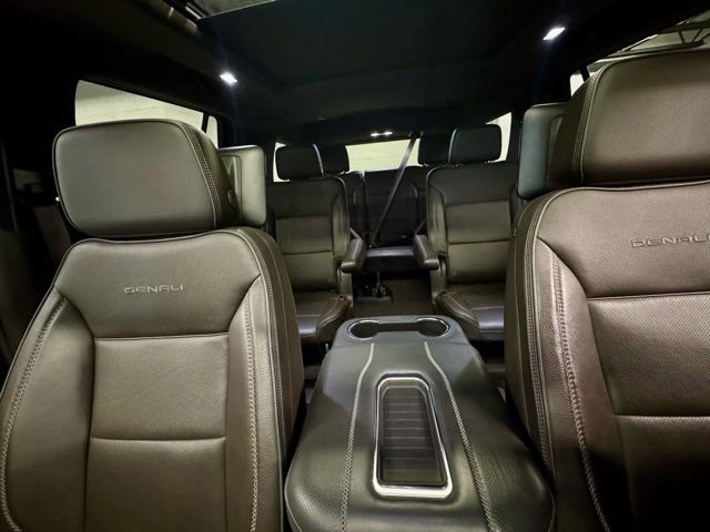Used 2024 GMC Yukon Denali w/ Denali Reserve Package image 12