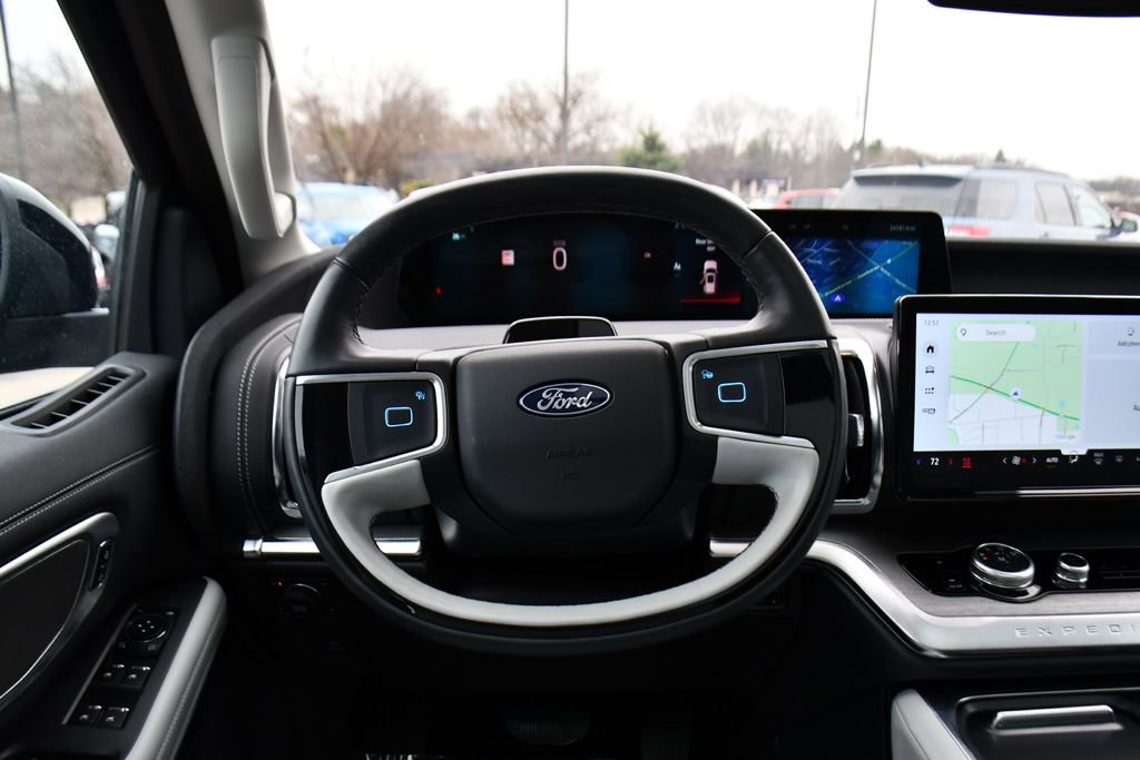 Used 2025 Ford Expedition Platinum AWD/4WD image 12