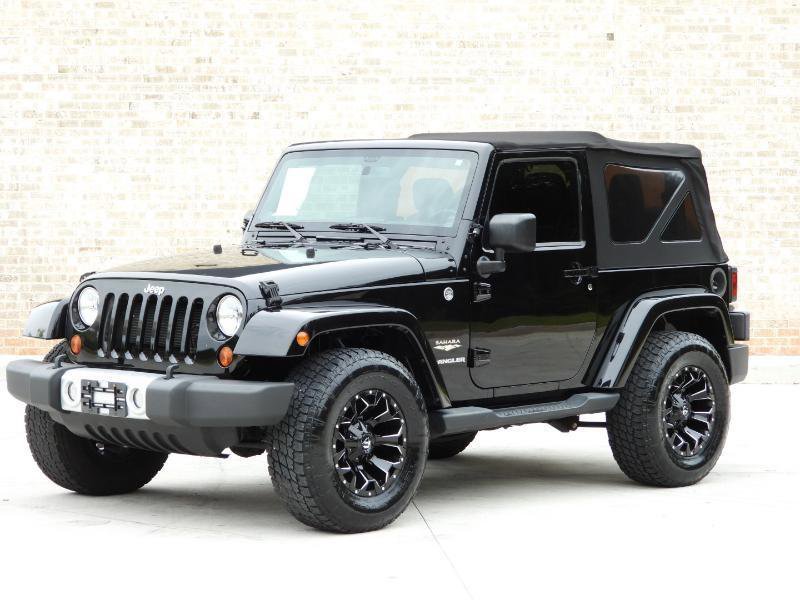 Used 2013 Jeep Wrangler Sahara w/ Connectivity Group AWD/4WD image 18