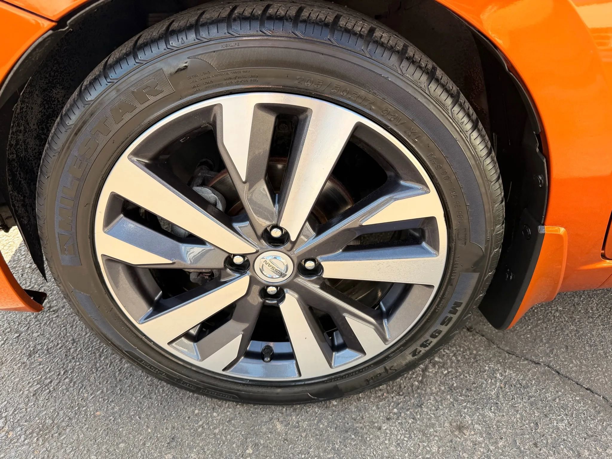 Used 2020 Nissan Versa SR w/ Lighting Package image 47