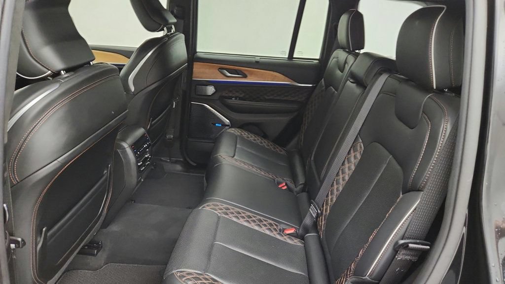 Used 2024 Jeep Grand Cherokee Summit AWD/4WD image 20