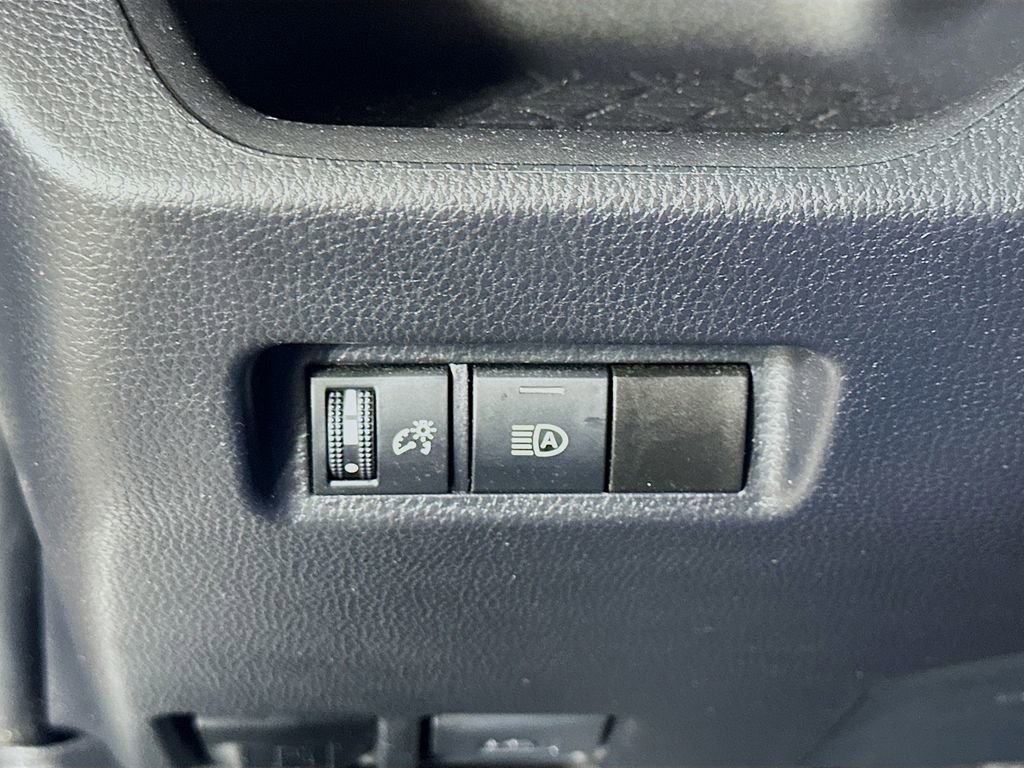 Used 2024 Toyota RAV4 XLE AWD/4WD image 21