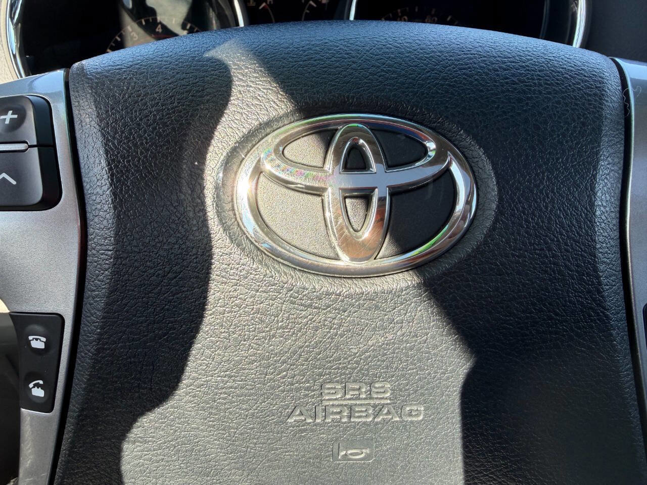 Used 2012 Toyota Highlander SE w/ Tow Pkg image 20