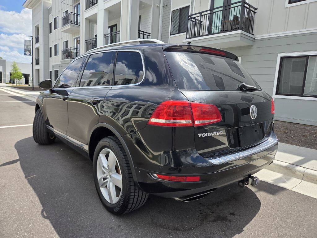 Used 2011 Volkswagen Touareg VR6 AWD/4WD image 9