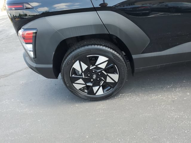 Certified 2025 Hyundai Kona SEL AWD/4WD image 5