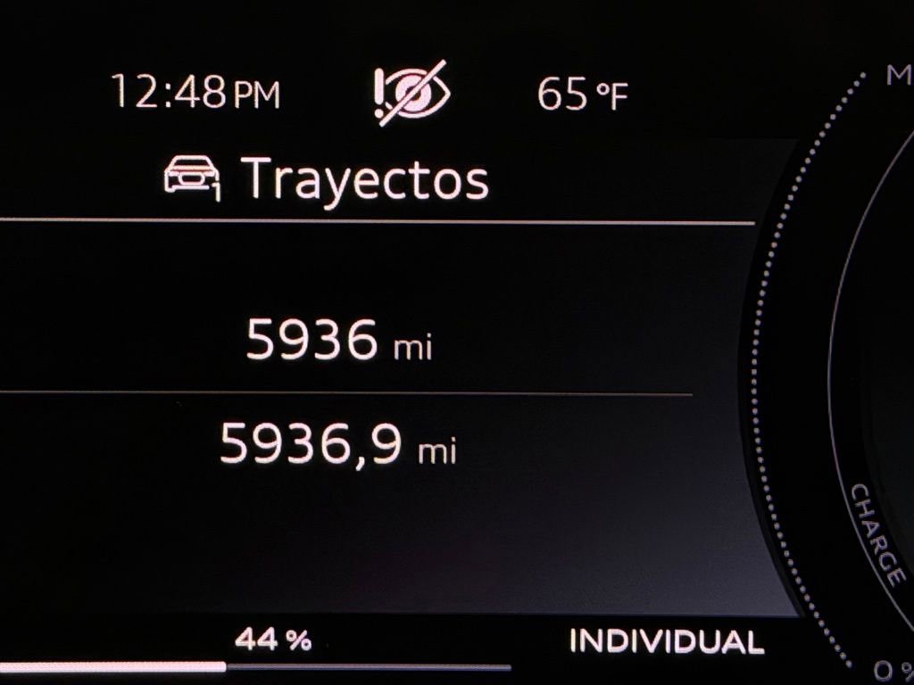 Used 2025 Audi A6 e-tron Premium w/ Convenience Package RWD image 16