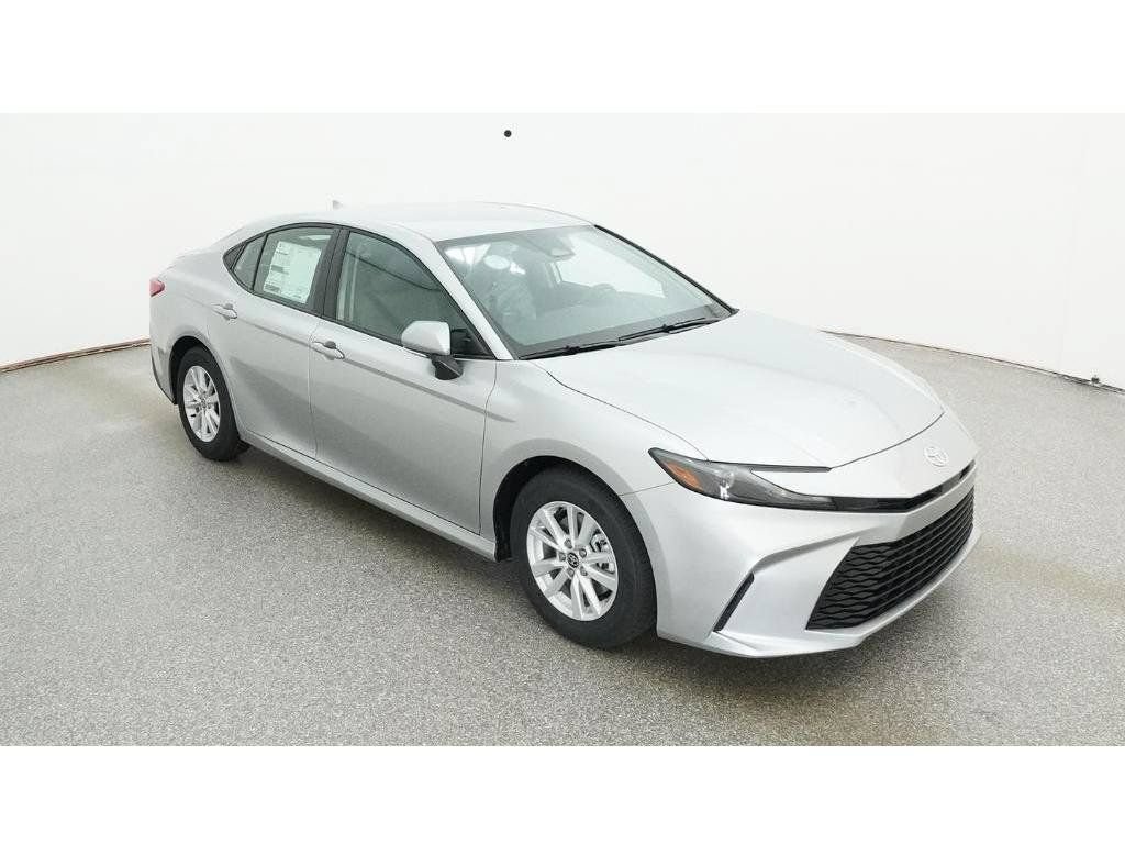 New 2026 Toyota Camry Hybrid FWD image 17