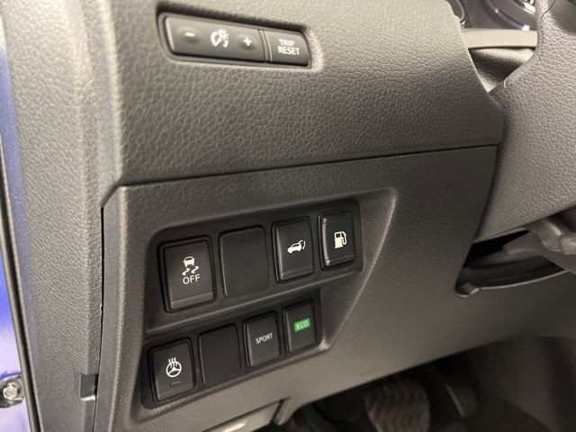 Used 2018 Nissan Rogue SV w/ Sun & Sound Touring Package image 30