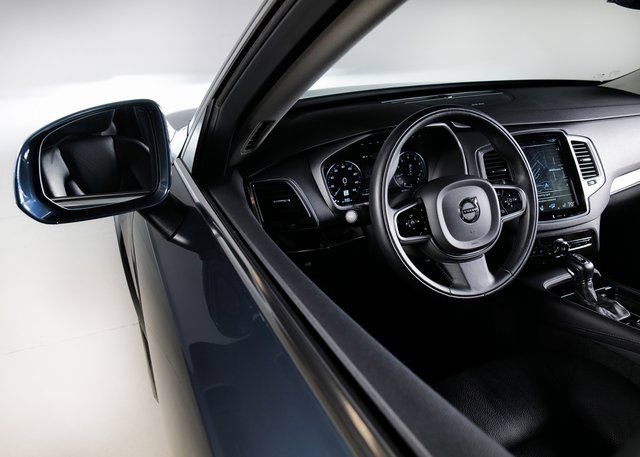Used 2019 Volvo XC90 T5 Momentum w/ Multimedia Package image 26