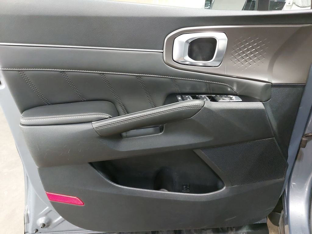 Used 2024 Kia Sorento SX image 28