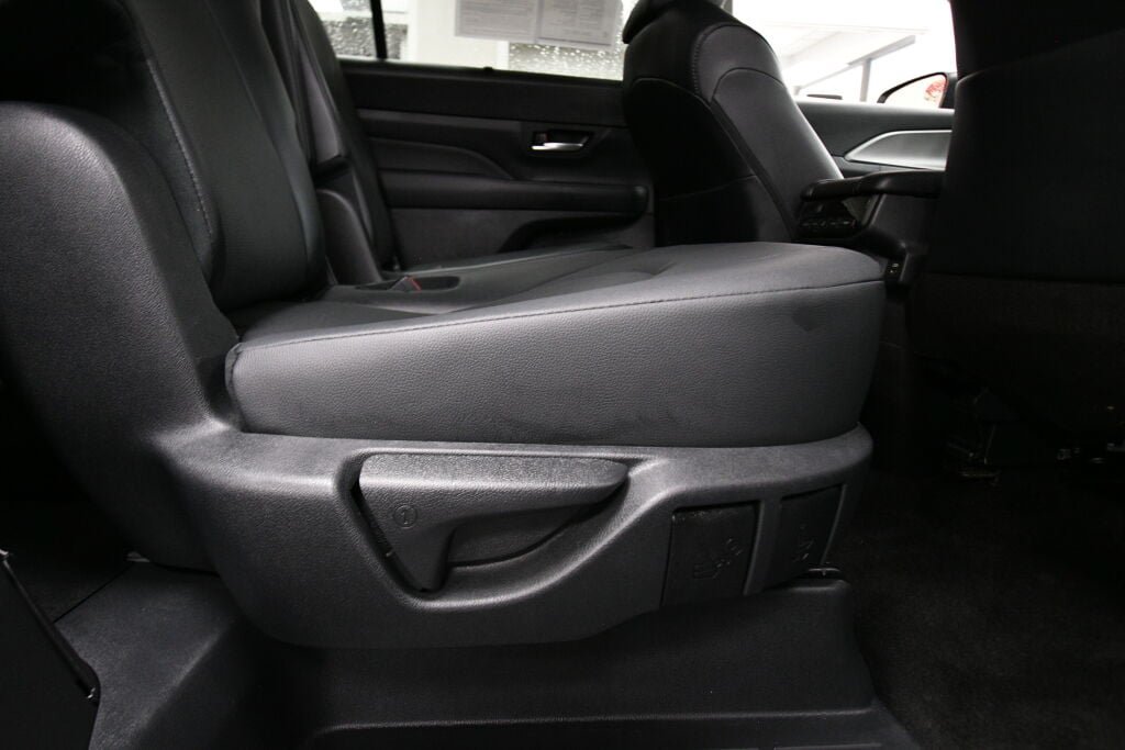 Certified 2025 Toyota Grand Highlander AWD image 26