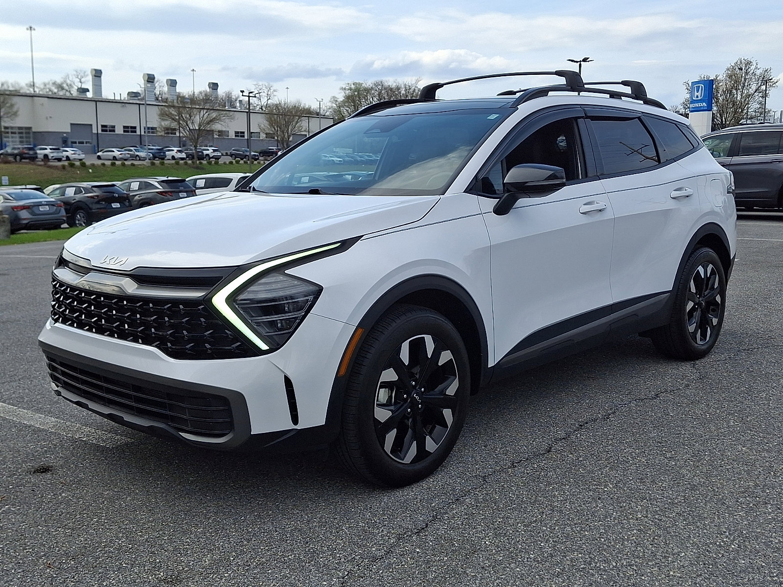 Used 2024 Kia Sportage X-Line w/ X-Line Premium Package image 3