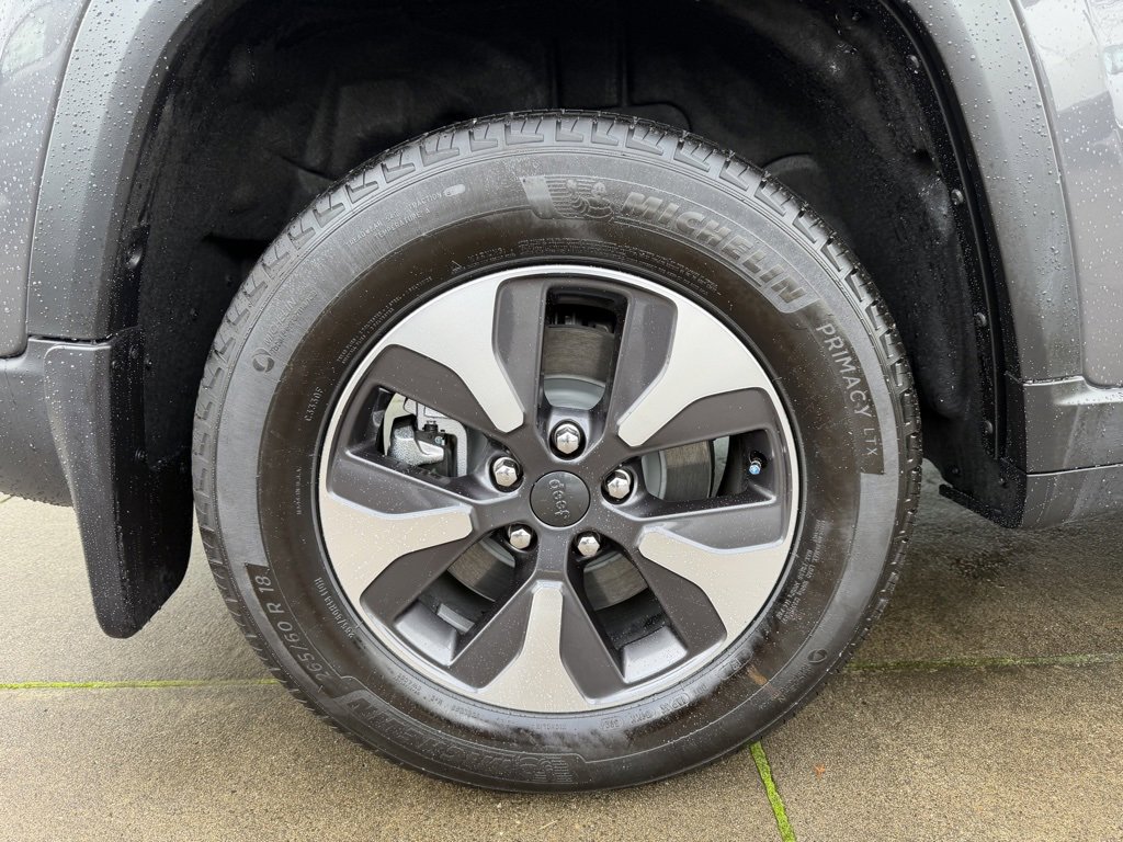 Used 2025 Jeep Grand Cherokee Limited 4xe w/ MOPAR Finishing Package image 9