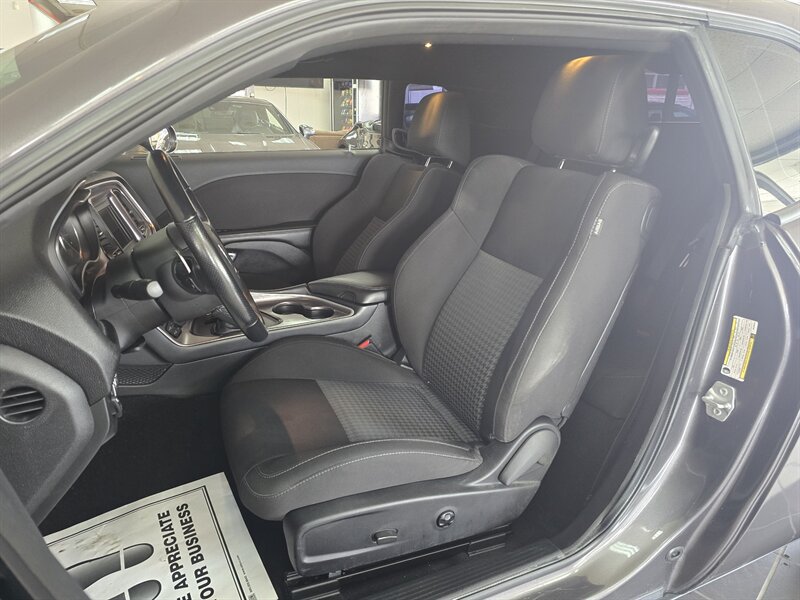 Used 2021 Dodge Challenger R/T RWD image 9