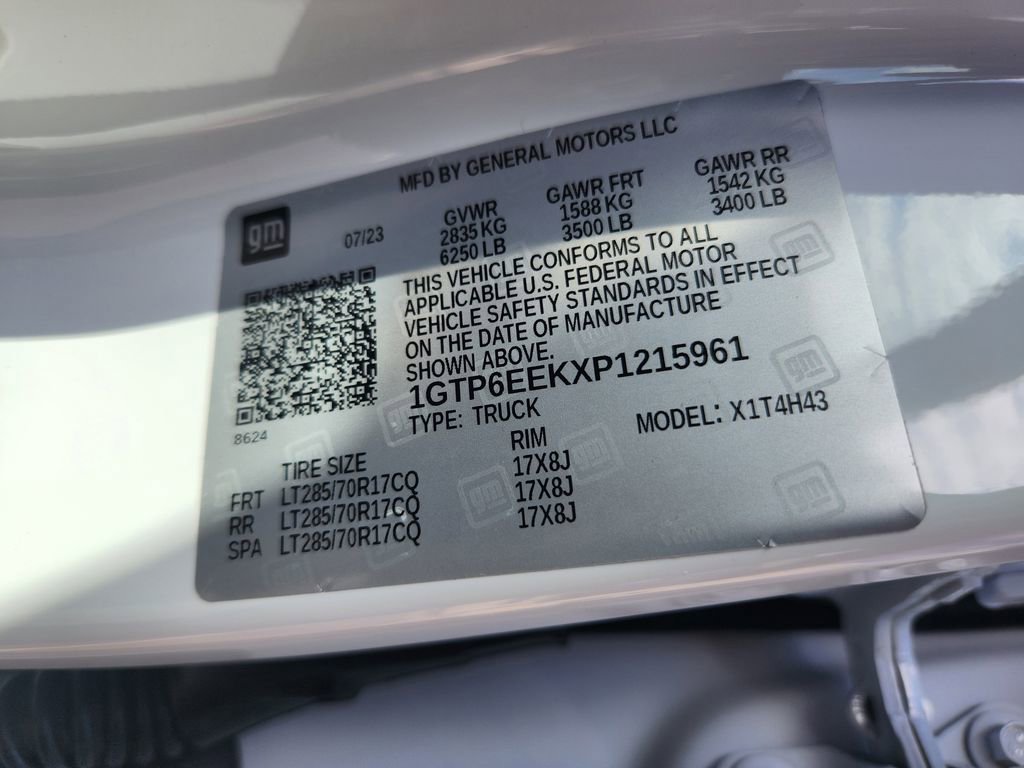 Used 2023 GMC Canyon AT4X image 27