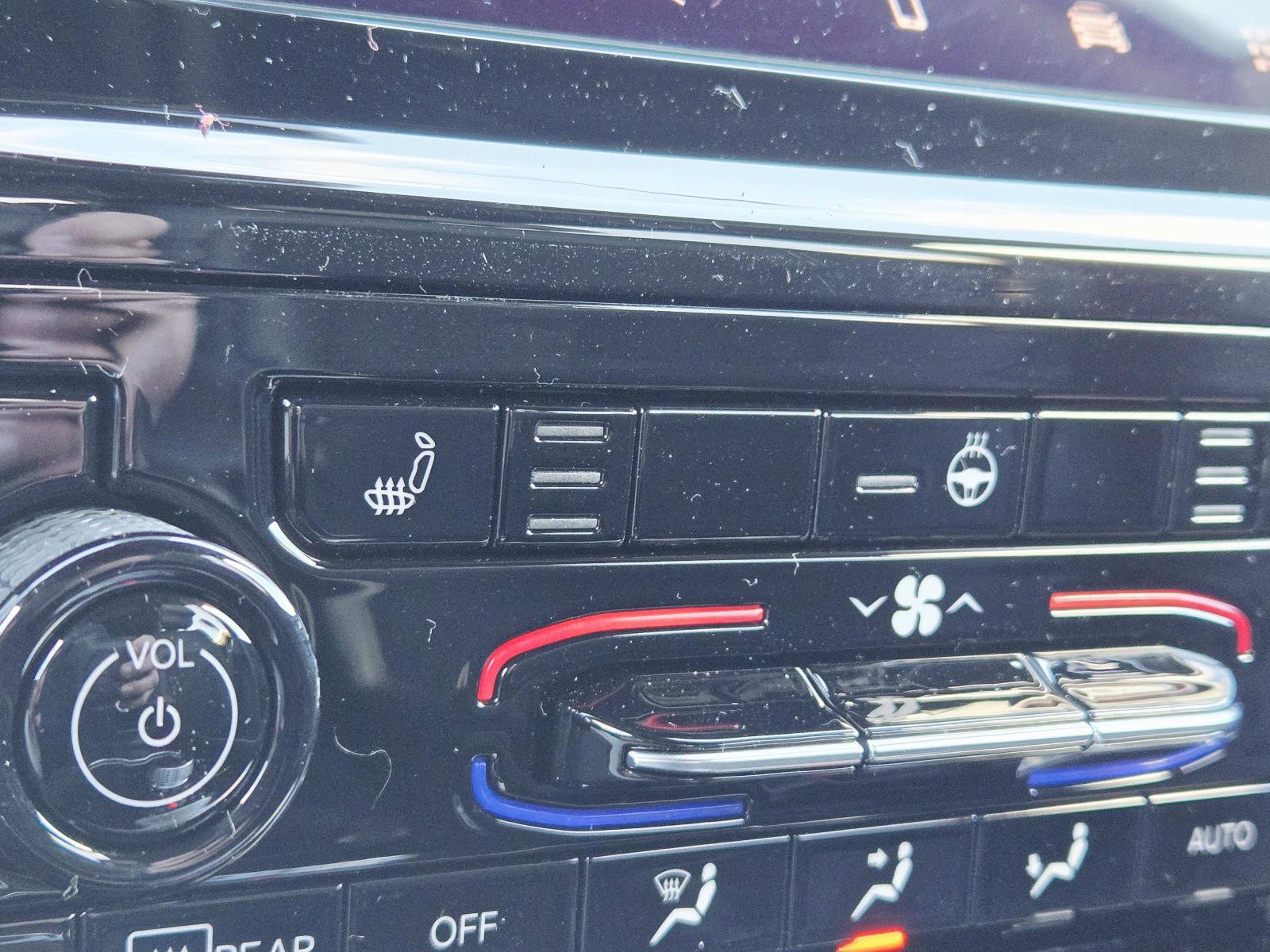 New 2025 Jeep Grand Cherokee Altitude image 24