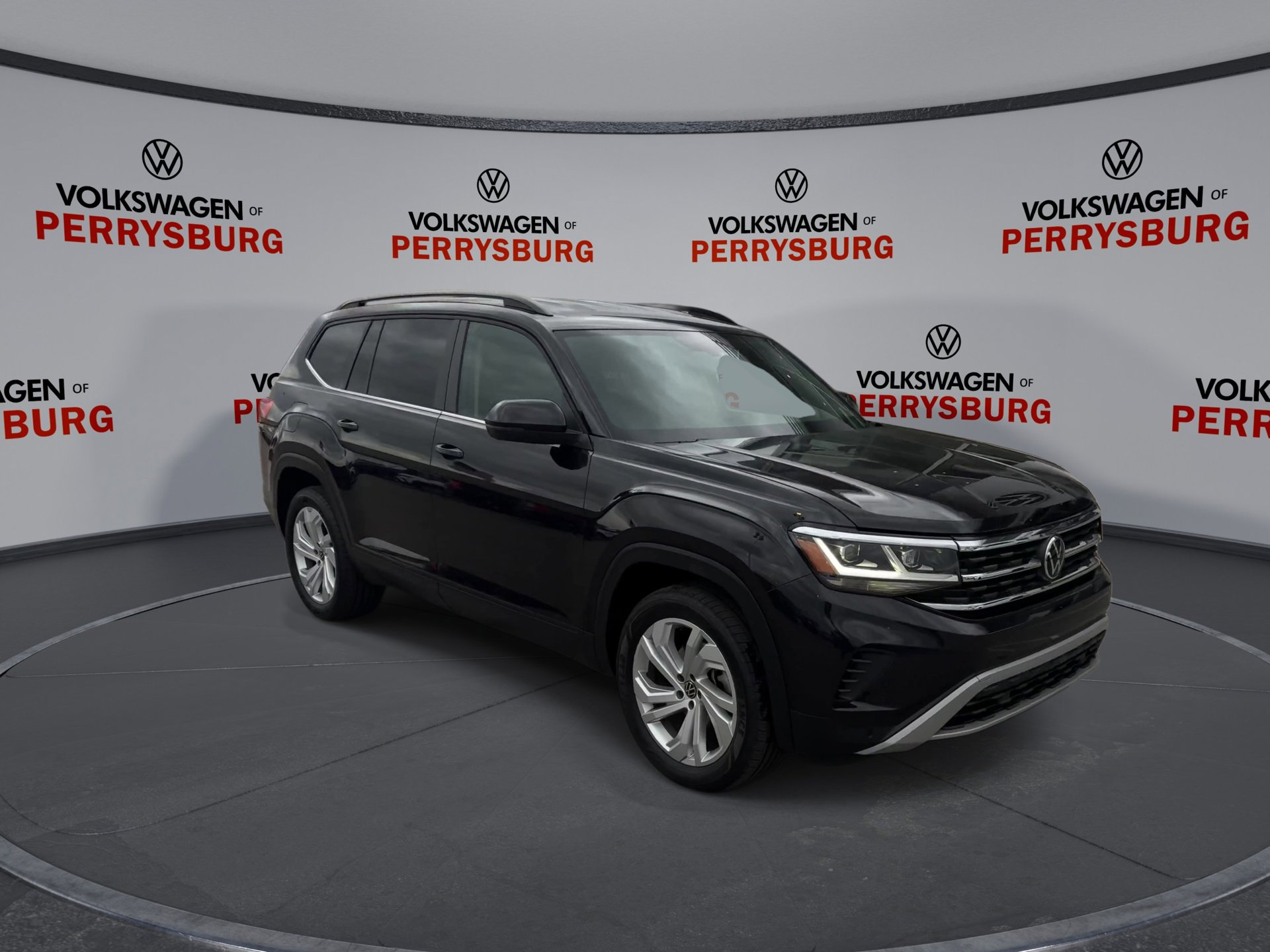 Used 2021 Volkswagen Atlas SE image 2