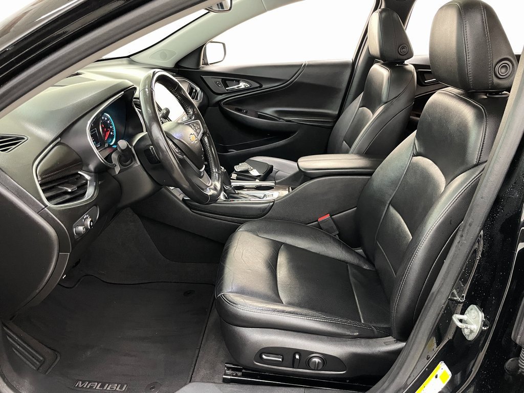 Certified 2018 Chevrolet Malibu Premier w/ Premier Sun and Wheel Package image 7