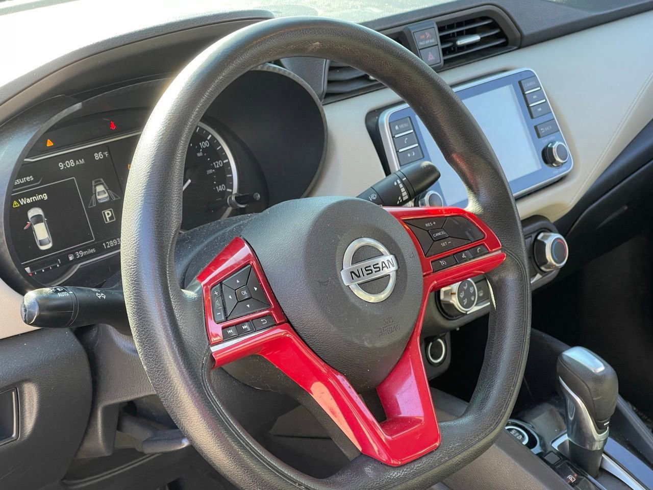 Used 2021 Nissan Versa SV image 6