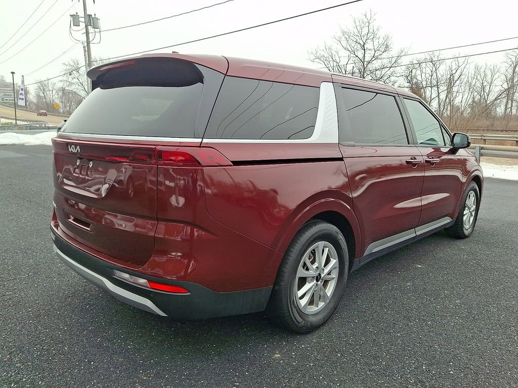 Used 2024 Kia Carnival LX image 10