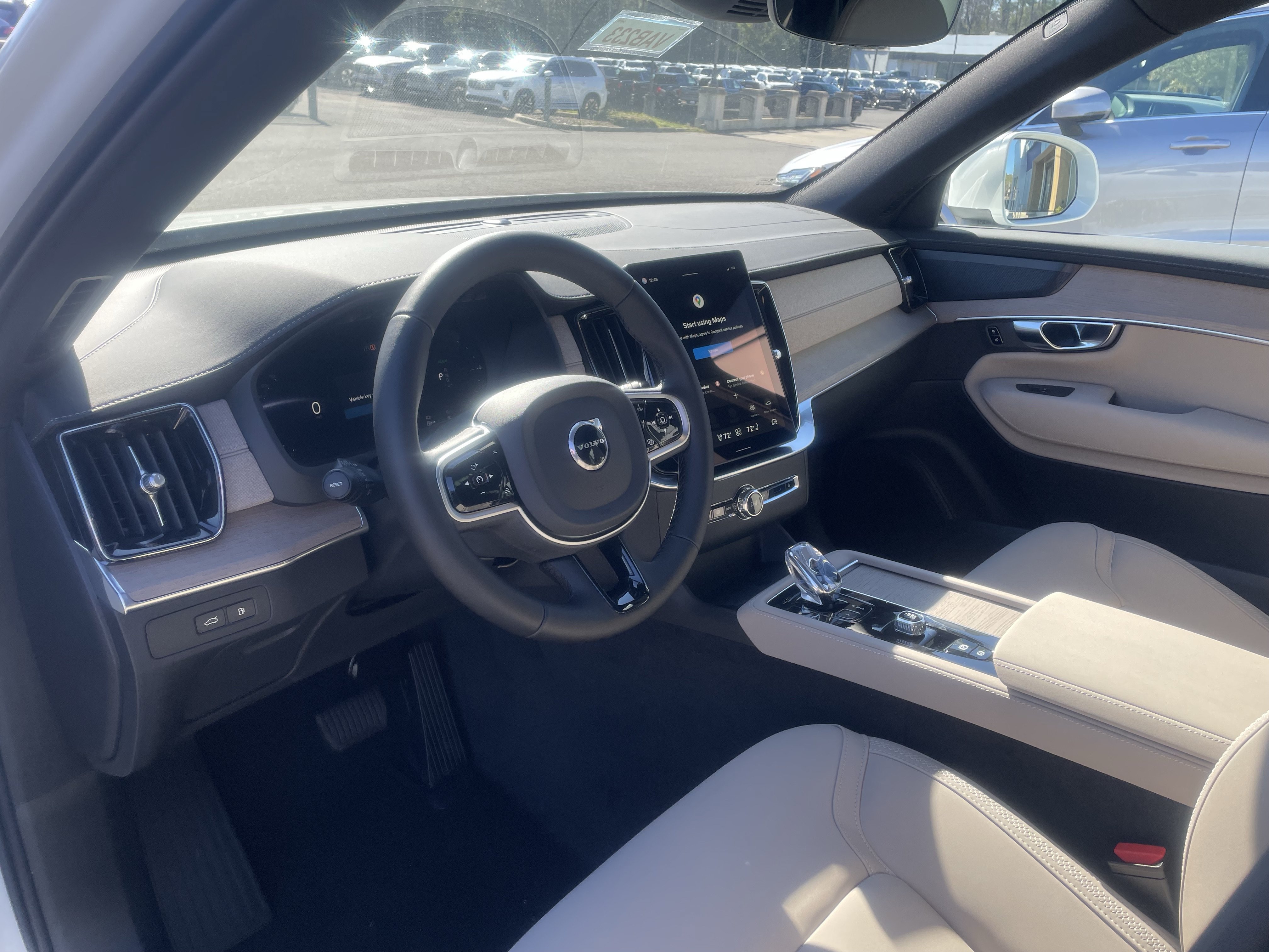 New 2026 Volvo XC90 T8 Plus w/ Protection Package Premier AWD/4WD image 18