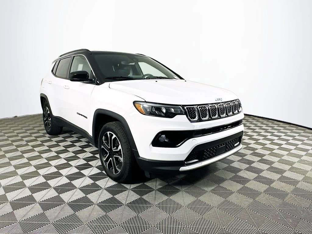 Used 2023 Jeep Compass Limited AWD/4WD image 2