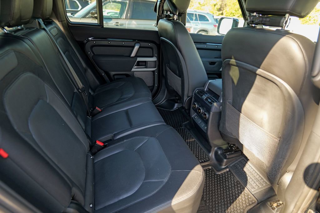 Used 2023 Land Rover Defender 110 X-Dynamic SE AWD/4WD image 32