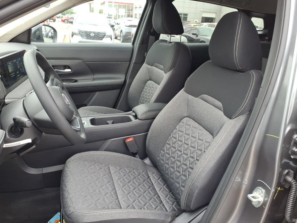 New 2026 Nissan Kicks SV w/ Interior Electronics Package AWD/4WD image 12