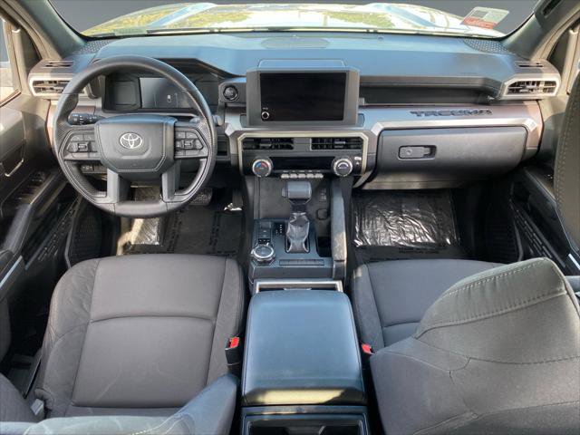 Certified 2025 Toyota Tacoma SR5 AWD/4WD image 10