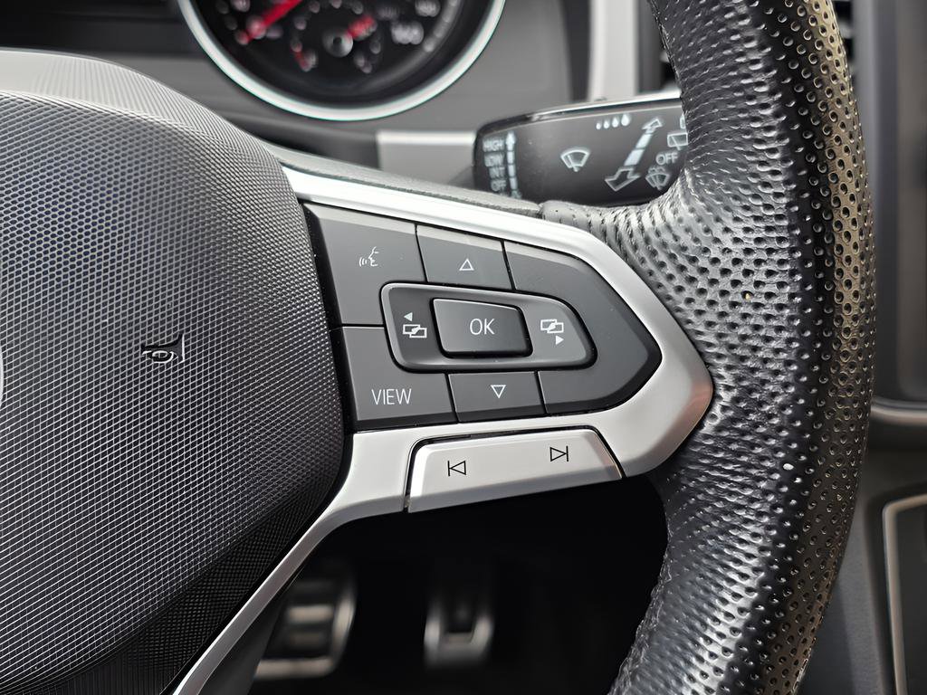 Used 2020 Volkswagen Atlas Cross Sport SE w/ Panoramic Sunroof Package image 27