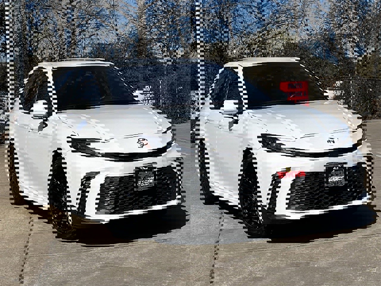 Used 2025 Toyota Camry SE image 2