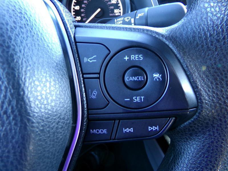 Used 2018 Toyota Camry LE FWD image 16