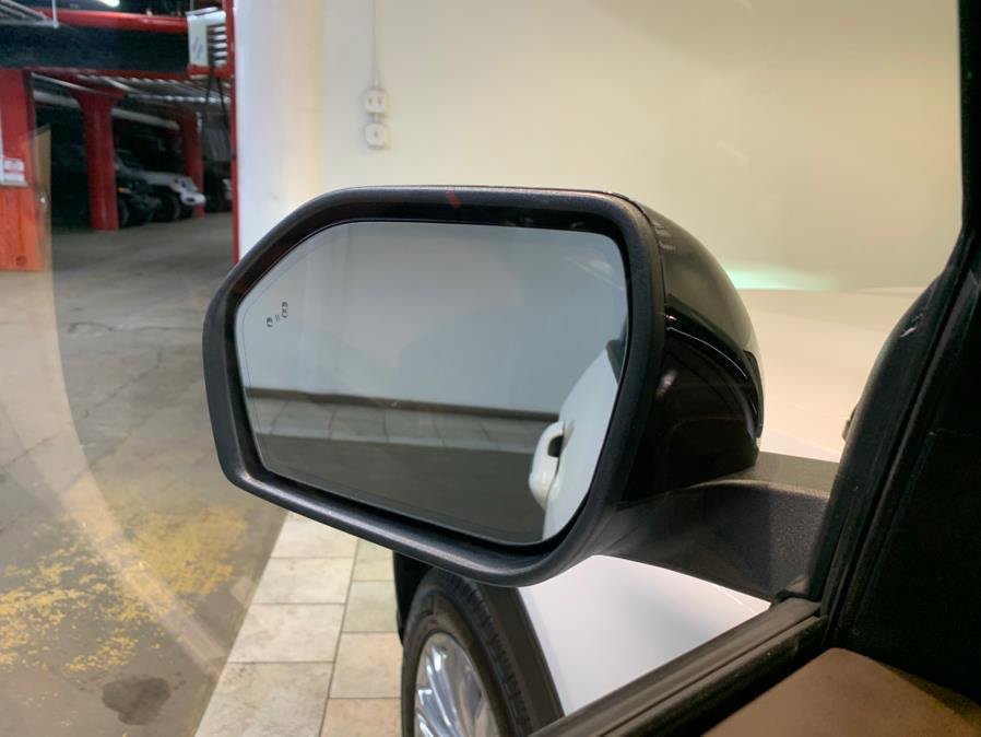 Used 2021 Ford Explorer King Ranch w/ Premium Technology Package image 30