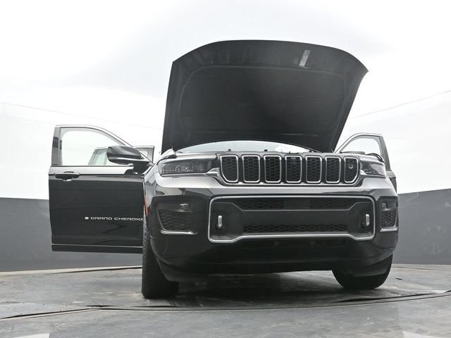 Used 2023 Jeep Grand Cherokee Overland w/ Adv Protech Group III AWD/4WD image 66