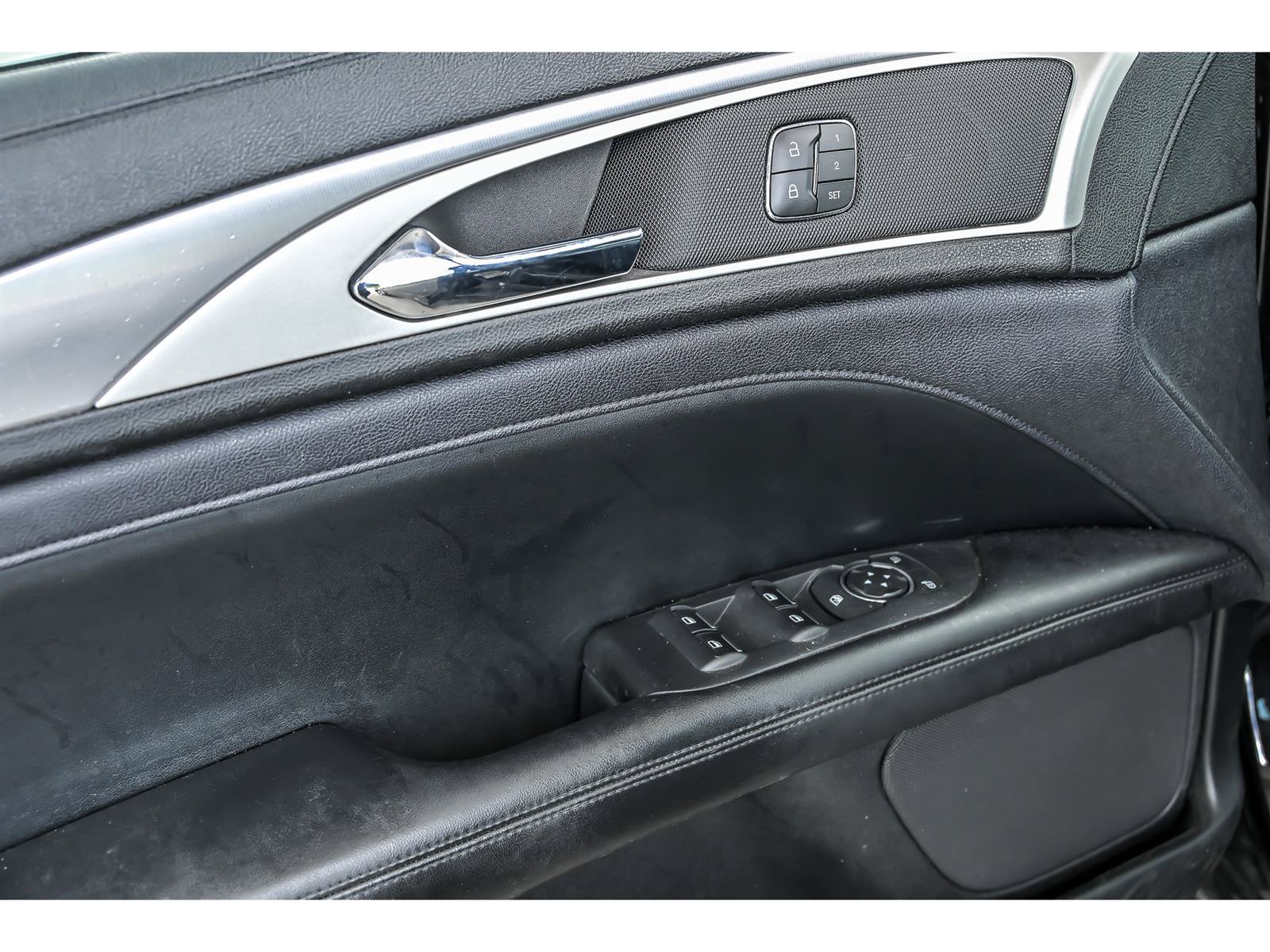 Used 2019 Lincoln MKZ Premiere FWD image 9